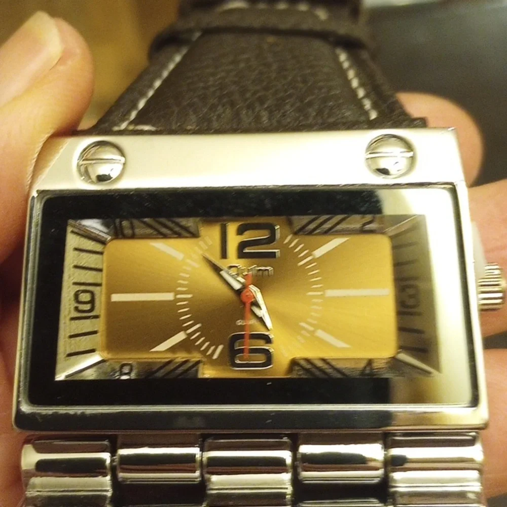 COPY - Fashion Hinged Quartz watch 3 time zones black leather strap.